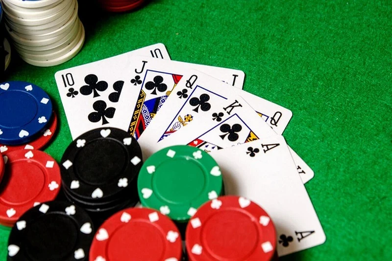 Cách chơi bài tố ba lá là kiểu chơi ba lá dựa trên Poker và bài tố