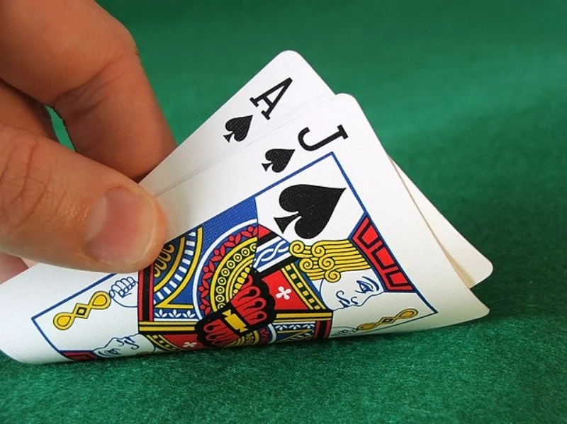 Trong Blackjack 3 hand thì 2 lá xì và 10 không được tính là xì dách